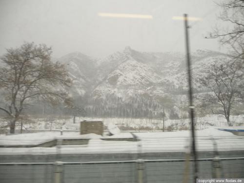 Die Mauer im Schnee