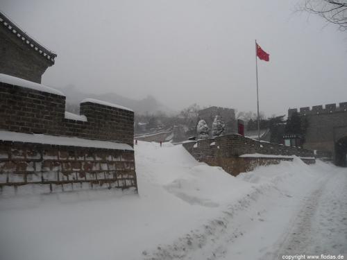 Die Mauer im Schnee