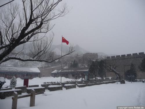 Die Mauer im Schnee