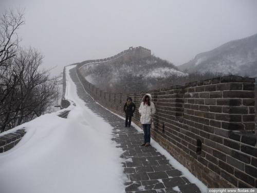 Die Mauer im Schnee